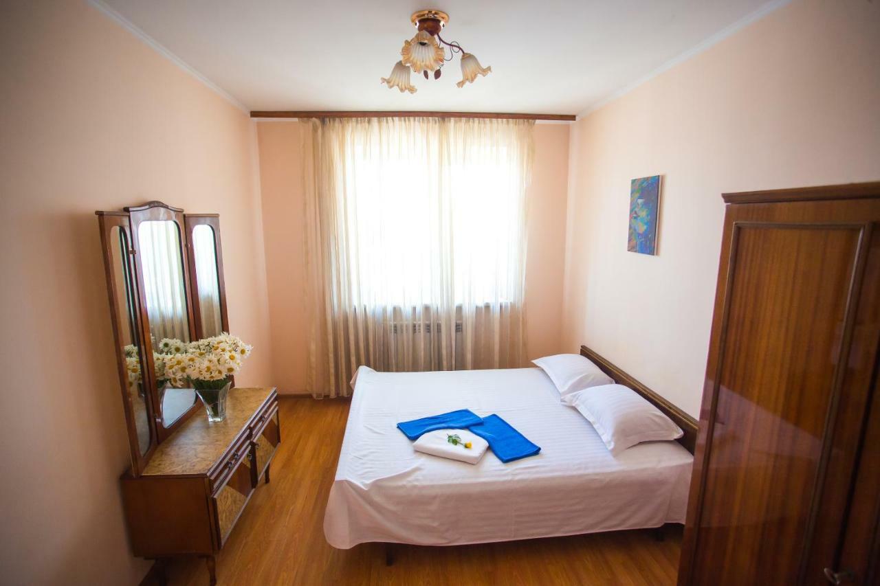 Like Home On Zaliznychna 9 Ivano-Frankivsk Exterior photo